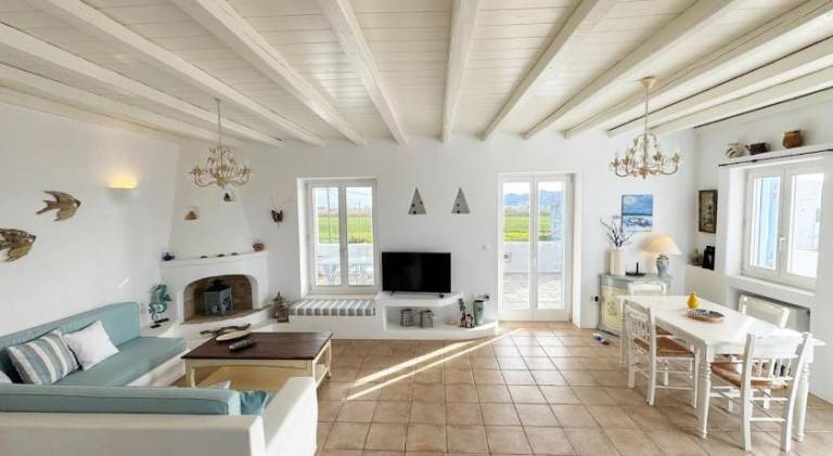 House with 4 rooms for 8 persons in Paros