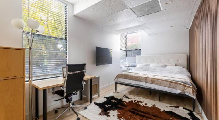 Quiet King bed Westward Room in heart of Pasadena