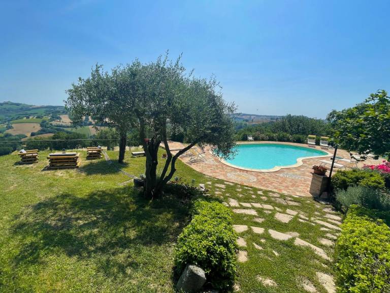 Vacation home with garden, private pool & BBQ — photo 5