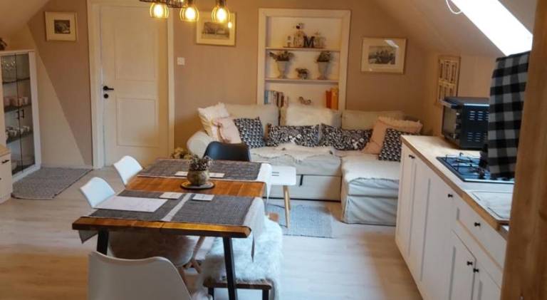 Holiday apartment with terrace, pool & grill — photo 4