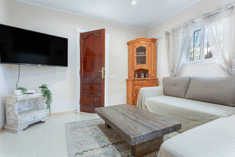 Fully equipped beautiful apartment with terrace & hot tub | Mountain view | Pet-friendly — photo 3