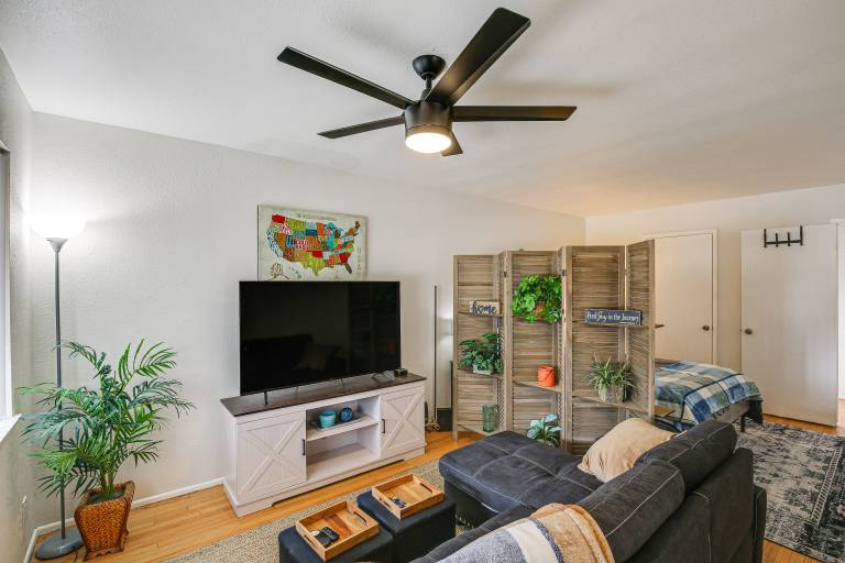 Central & Executive Style Oasis in Long Beach