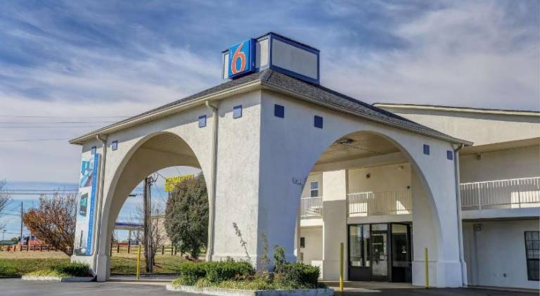Motel 6 Dickson, TN — photo 4