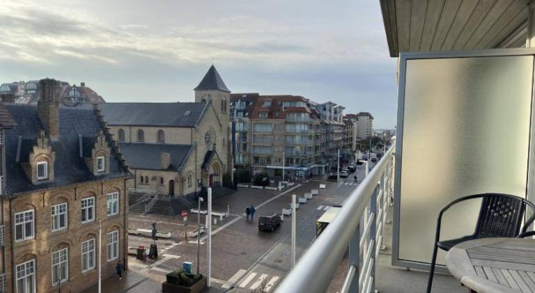 Rental apartment with patio in Nieuwpoort
