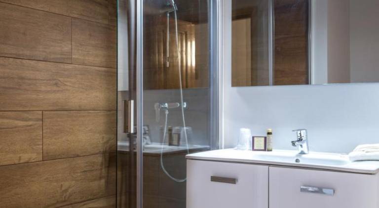Lovely serviced apartment with pool | Pet-friendly — photo 4