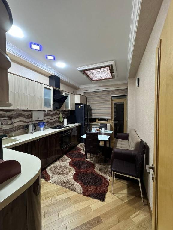 Lovely house with jacuzzi | Near Palace of Happiness | Perfect for remote work | Pets are welcome — photo 3