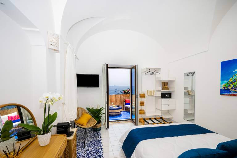 Elegant Suite with Sea View Balcony in Positano — photo 3