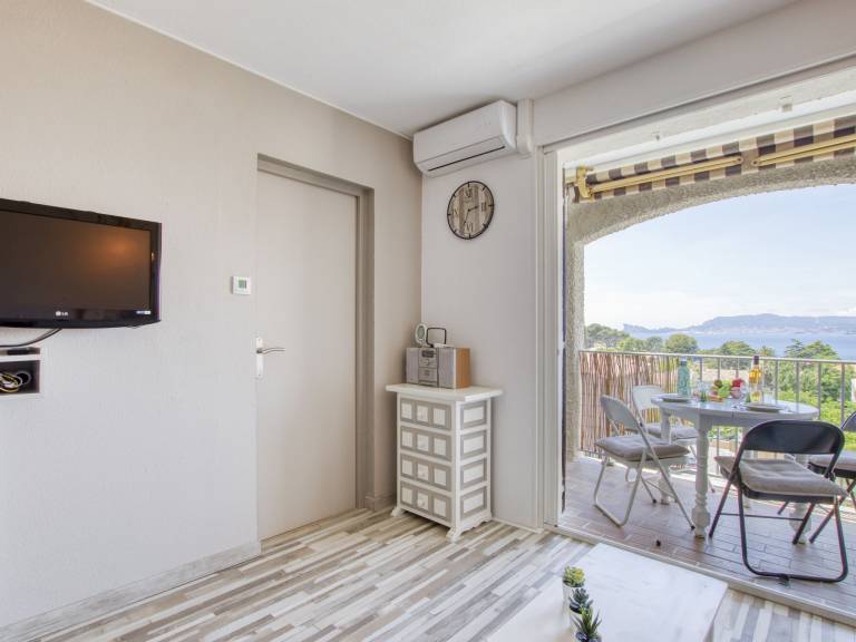 Pleasant rental apartment with patio & grill | Sea view | Next to the beach | Pet-friendly — photo 5