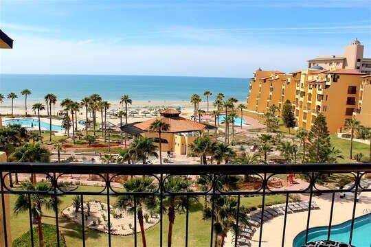 Condo  Sandy Beach