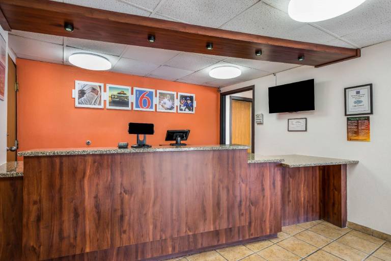 Motel 6 Madison, WI - East — photo 2