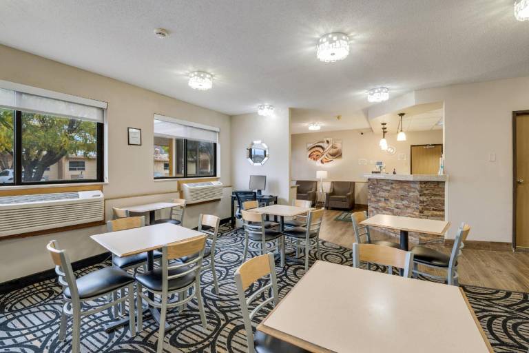 Quality Inn & Suites Sioux Falls South — photo 5