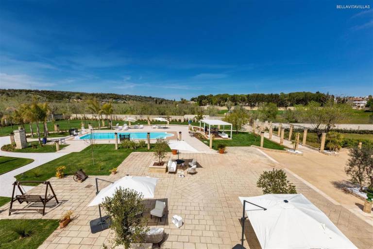 Holiday apartment with hot tub & pool — photo 5