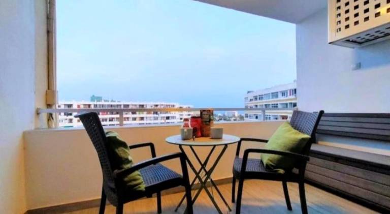 Rental apartment with terrace & pool — photo 3