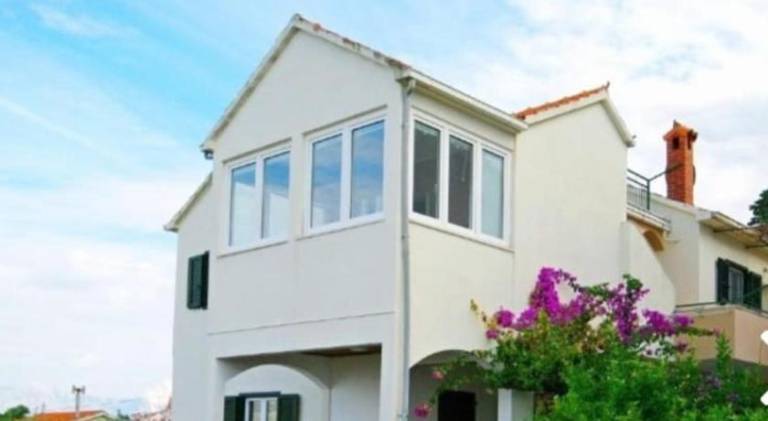 Apartment with garden & terrace | Perfect for remote work in Postira