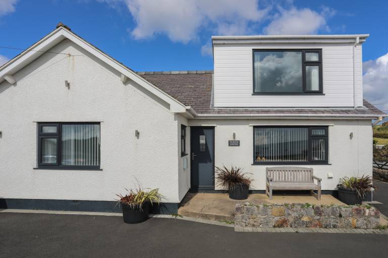 Children-friendly charming cottage with barbeque, yard & jacuzzi | Beach view | Next to the beach | Pets allowed — photo 2