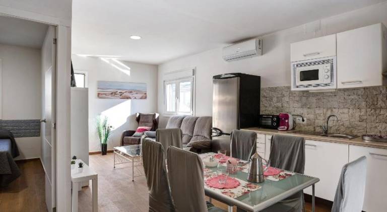 Nice house with barbecue, private pool & yard | Pet-friendly — photo 3