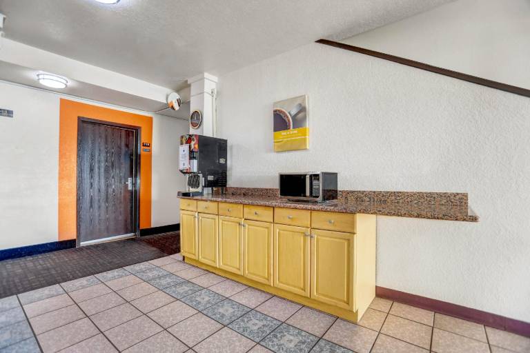 Motel 6 Moriarty, NM — photo 2