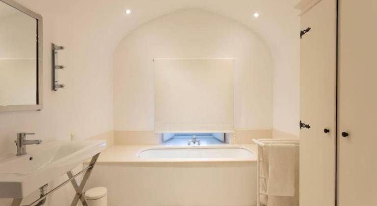 Holiday apartment with 2 rooms for 4 persons — photo 3