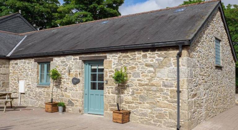 House with pool in Falmouth