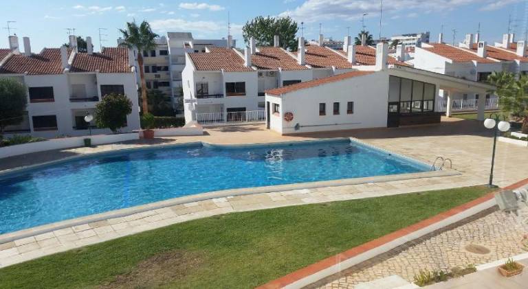 Wonderful holiday apartment with patio, private pool & garden | Pet-friendly in Albufeira