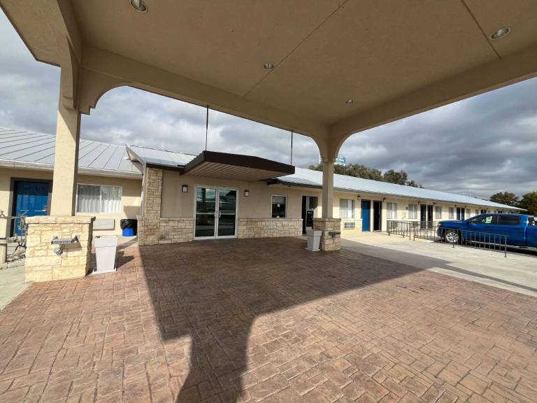 Motel 6 Junction, TX - Llano River in Junction, TX