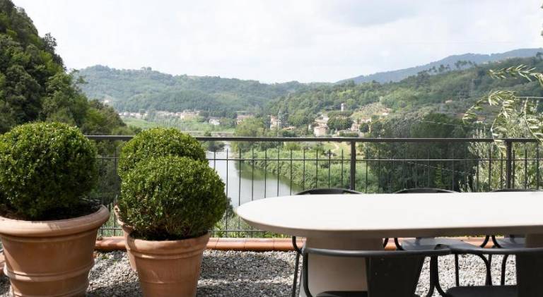 Fully equipped charming villa with jacuzzi, garden & terrace | Suitable for remote work | Pets allowed — photo 4