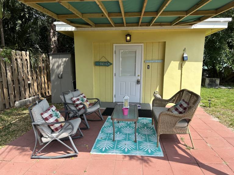 Cottage Lake Worth
