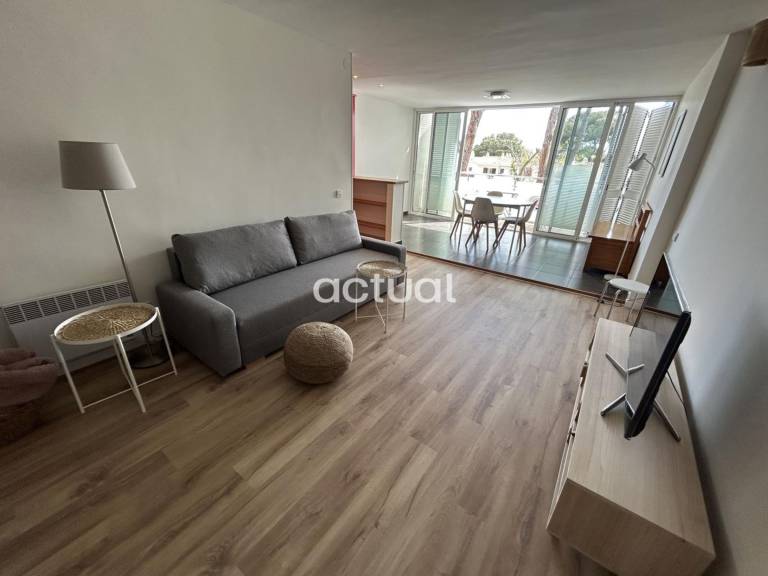 Rental apartment with yard & pool — photo 4