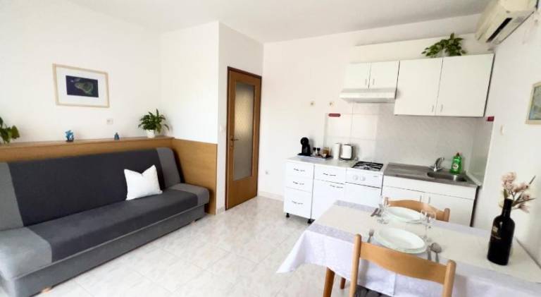 Apartment with yard & terrace | Perfect for remote work | Pet-friendly — photo 3