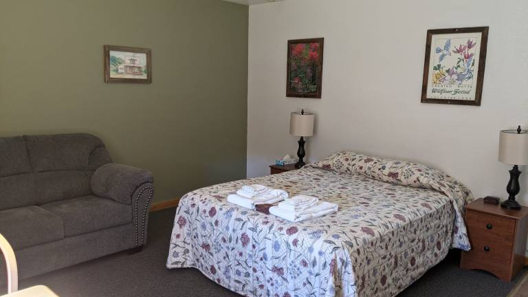 Lodge  Almont