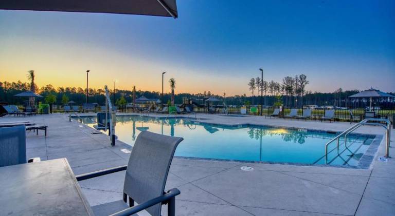 House with barbeque, pool & hot tub — photo 4