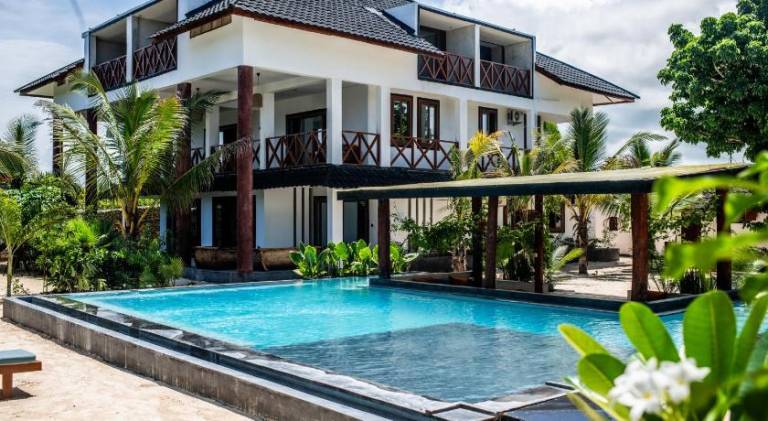 Apartment with yard, pool & terrace in Jambiani