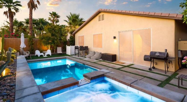 Vacation home with pool | Pet-friendly in Indio, CA