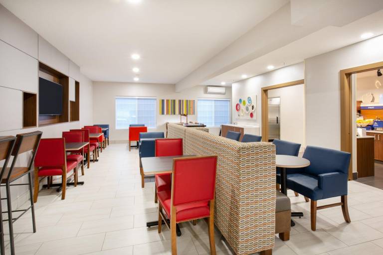 Holiday Inn Express and Suites Lincoln City By IHG — photo 5