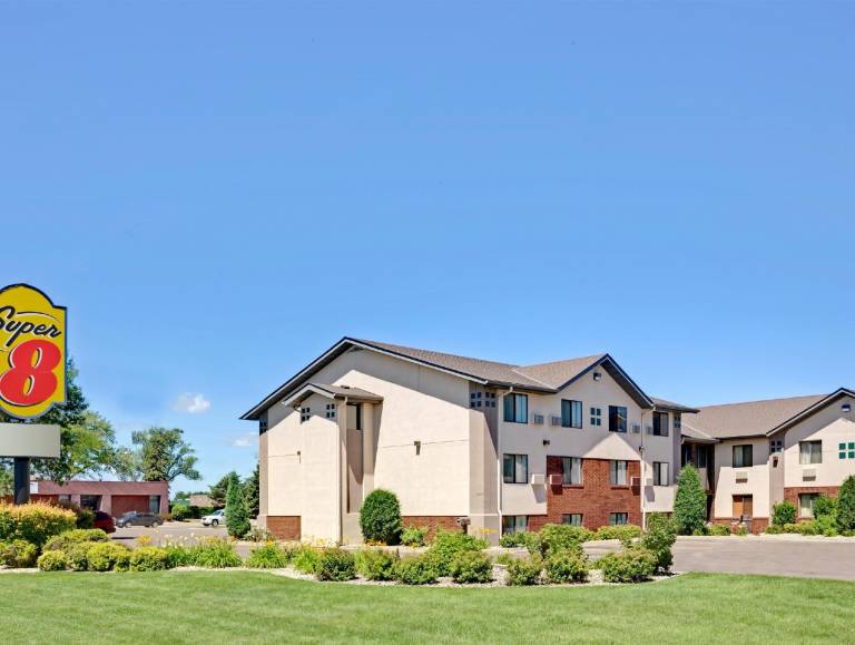 Super 8 By Wyndham Aberdeen East in Aberdeen, SD