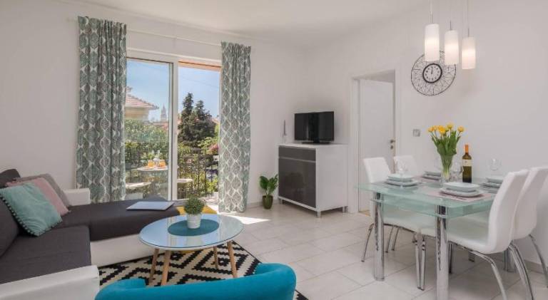 Holiday apartment with terrace | Near Diocletian's Palace in Split