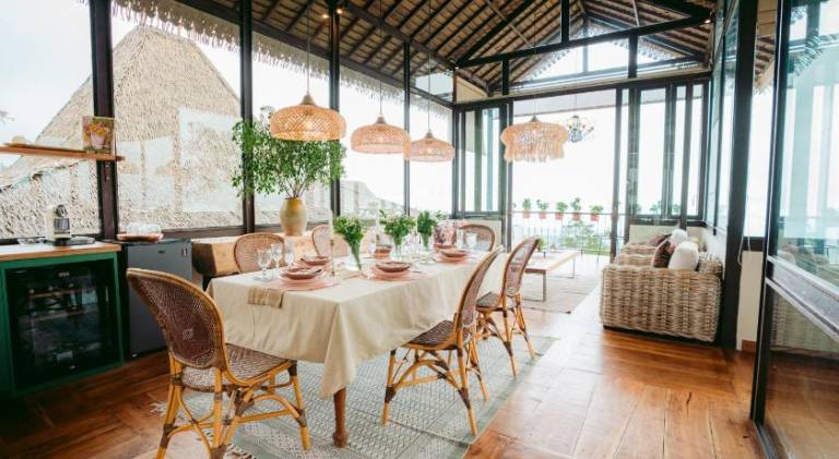 Villa with BBQ, hot tub & yard | Suitable for remote work | Pets allowed — photo 3