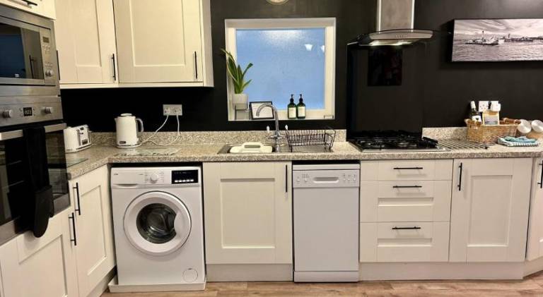 Rental apartment with hot tub & yard | Close to the beach | Pets are welcome — photo 3