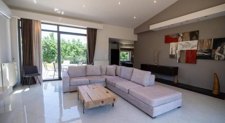 Fully equipped villa with yard, terrace & barbecue | Pets are welcome — photo 2