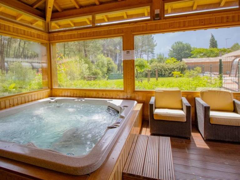 Mobile home with heated pool & terrace in Dax