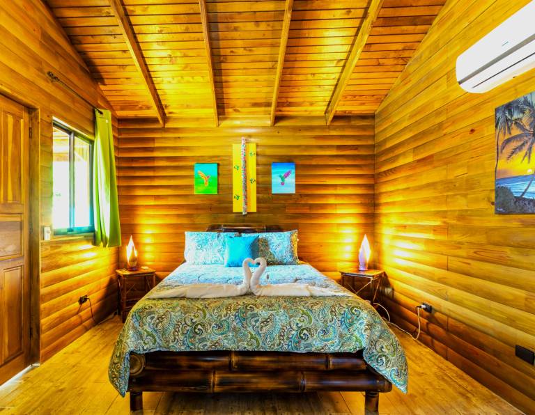 Cabin with pool, BBQ & garden | City view | Suitable for remote work — photo 3