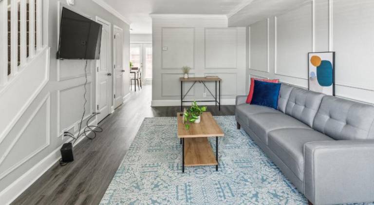 Brentwood D6 I Cozy & Comfy I 2Bd I Free Parking — photo 2