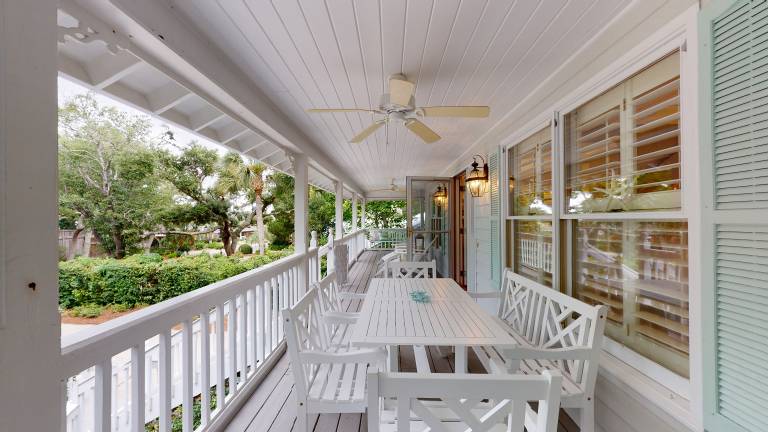 Pelican's Porch - 4318 8th Street — photo 3