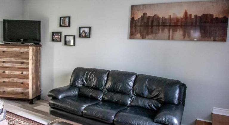 Serviced apartment with BBQ, patio & garden — photo 3