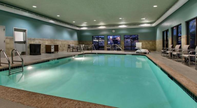 Holiday Inn Express Hotel & Suites Cedar Rapids I-380 at 33rd Avenue By IHG — photo 4