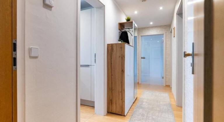 Moderne 4 Zimmer Wohnung vollausgestattet und Mobliert — photo 4