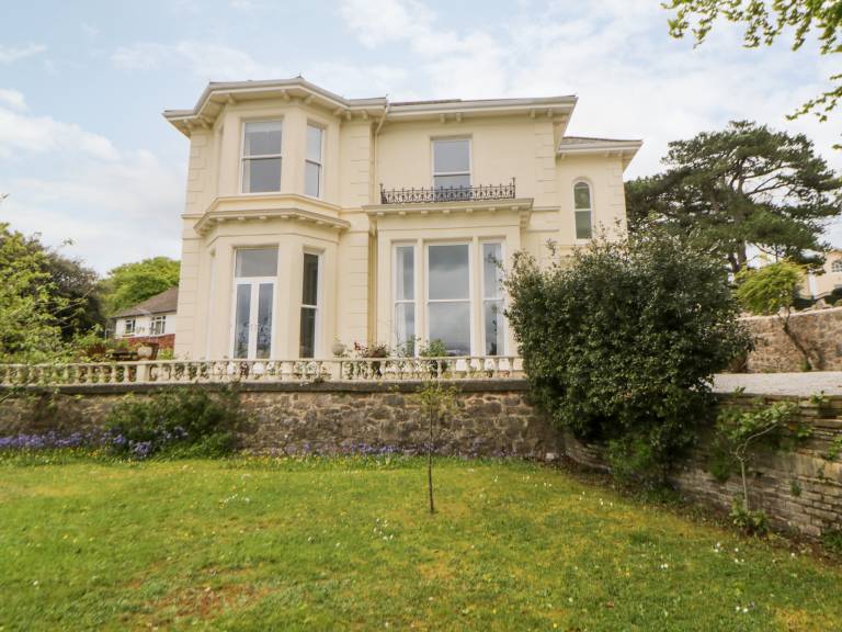 Family-oriented wonderful cottage with garden | Beach view | Dogs allowed in Paignton
