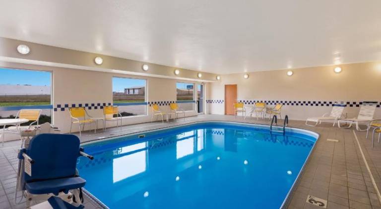 AmericInn by Wyndham Minot — photo 3