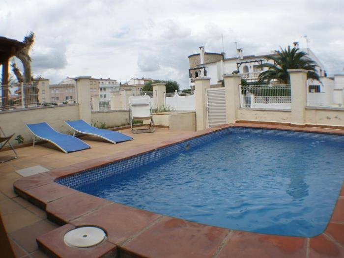 Fully equipped beautiful villa with patio, private pool & garden | Sea view | Pets are welcome — photo 4