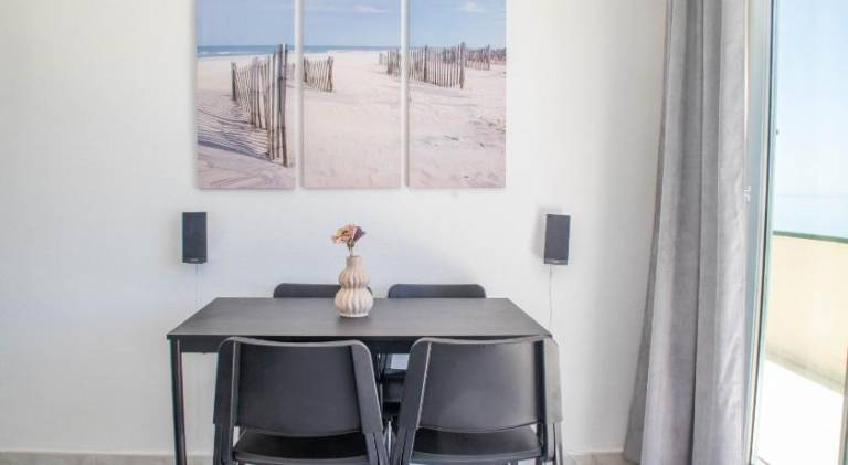 Nice rental apartment with patio, yard & private pool | Next to the beach | Dogs allowed — photo 5